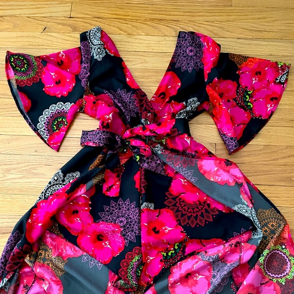 Floral hi-low Romper with tie belt and skirt. - Picture 6 of 12